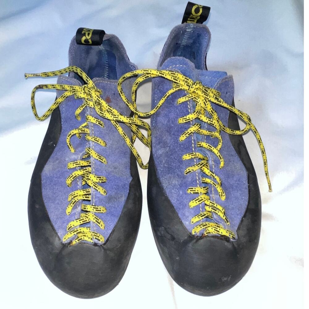 La Sportiva Mythos Climbing Shoes - Women's Size 40 (9 - 9.5 US)